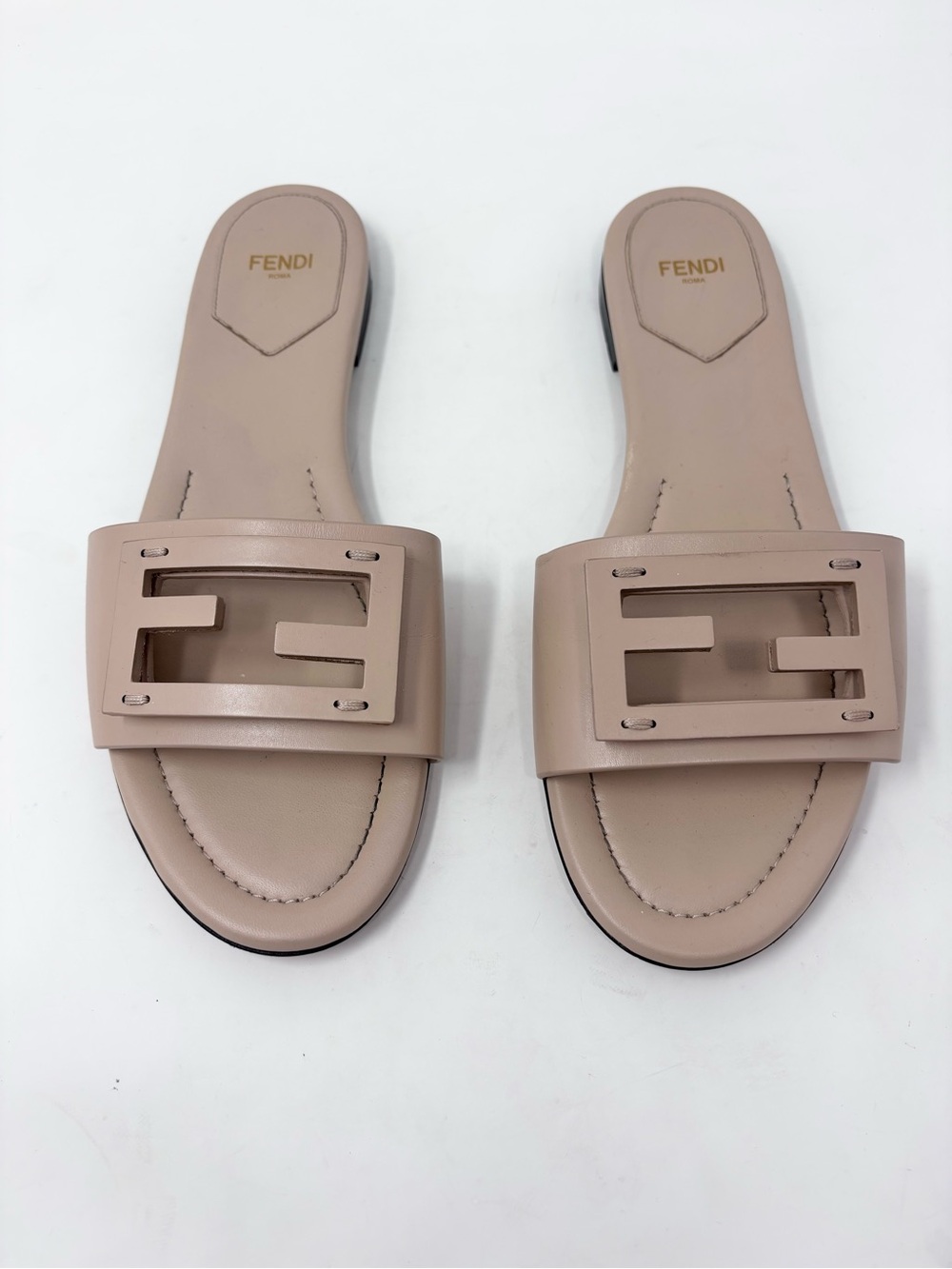 Fendi FF Baguette Slide Nude Leather Poudre size 39 EU Flat Sandal